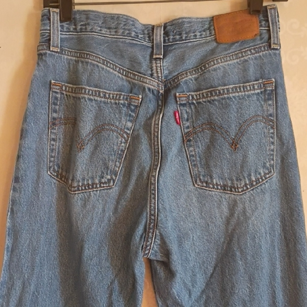 Levi's Premium Ribcage Straight Button Fly  Jeans. Size 28.Great For School. - Picture 7 of 12